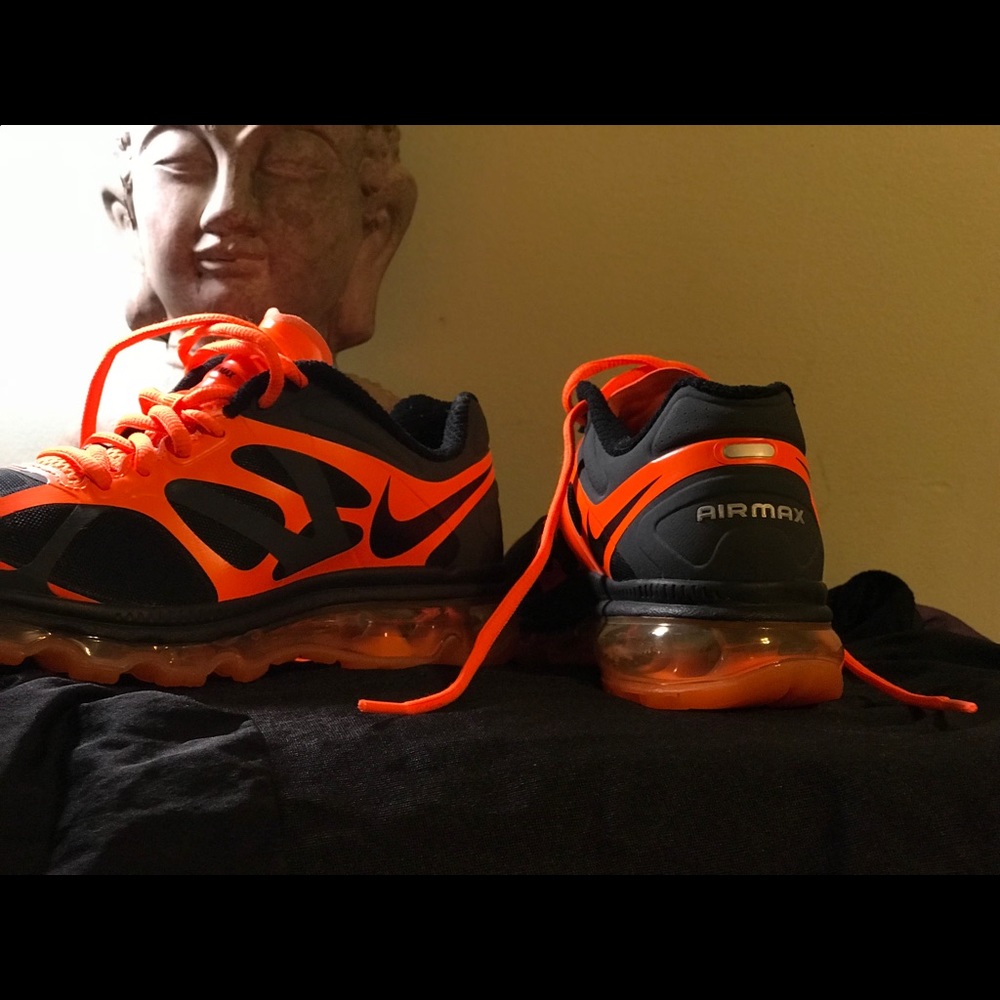 NIKE Air Max Brand New w/o box Women’s size 7.5